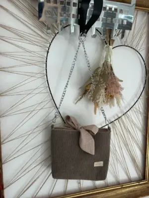 Ručně šitá crossbody kabelka