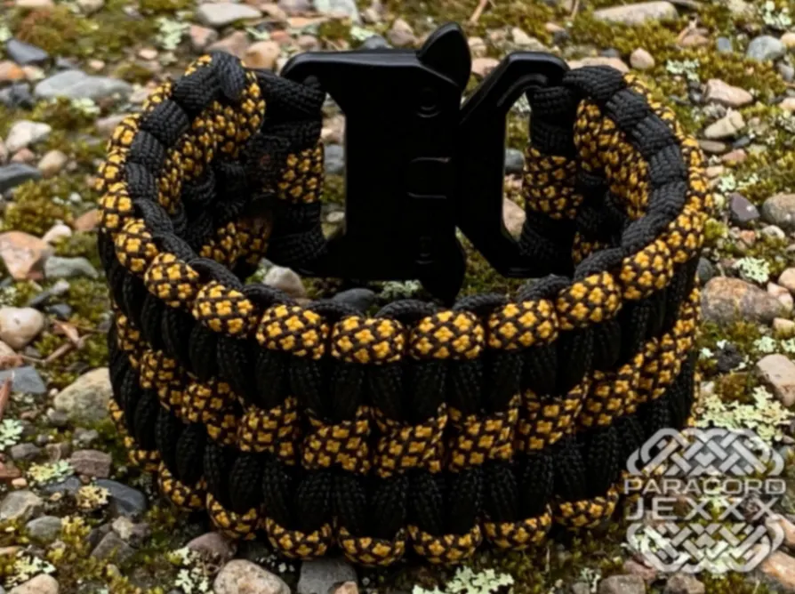 Paracord náramek (19 cm) black - gold