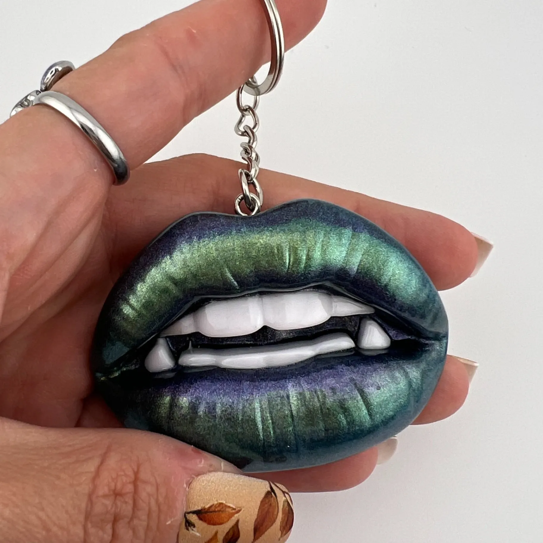 Přívěsek, pryskyřice, pusinka, chamík, zelenkavá 2