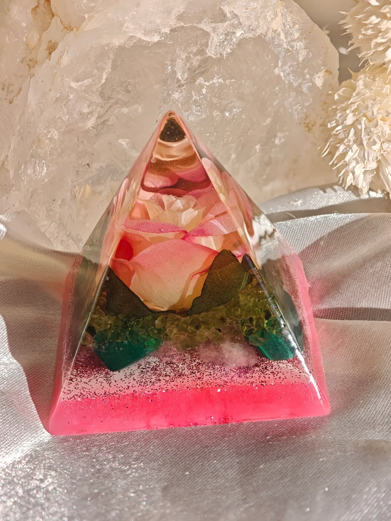 Pyramida láska,harmonie,hojnost,energie srdce(5cm)
